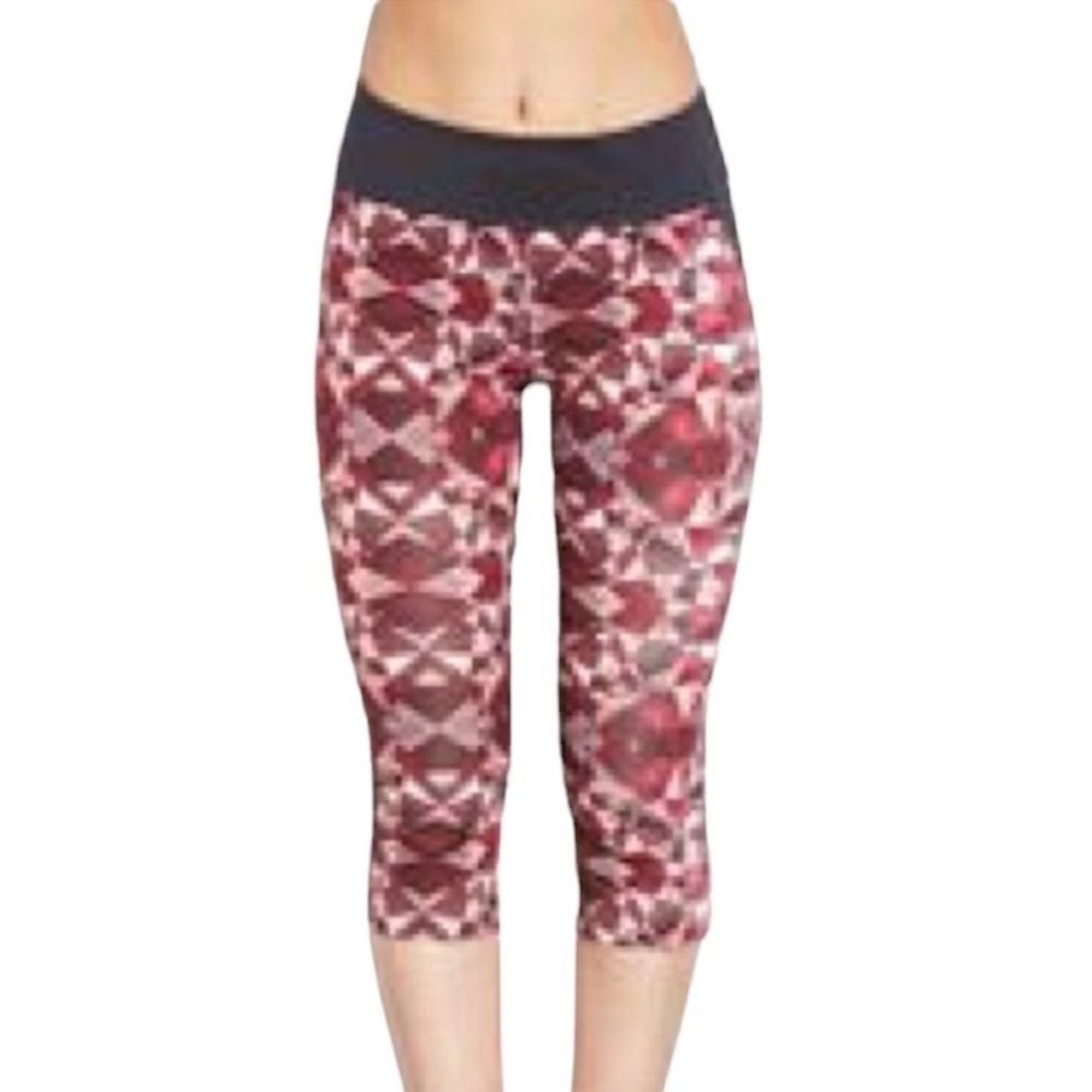 Forever 21 Prism Print Capri Leggings